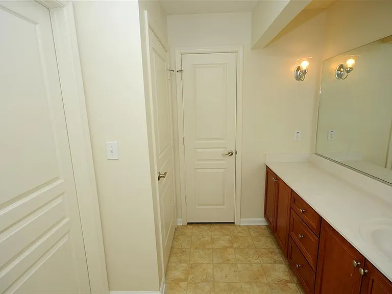 1101 Tenbury Pl — Photo 37