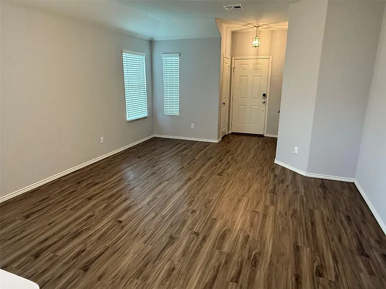 100 Granville Ct — Photo 14
