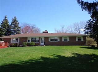 354 N East River Rd, Des Plaines, IL 60016