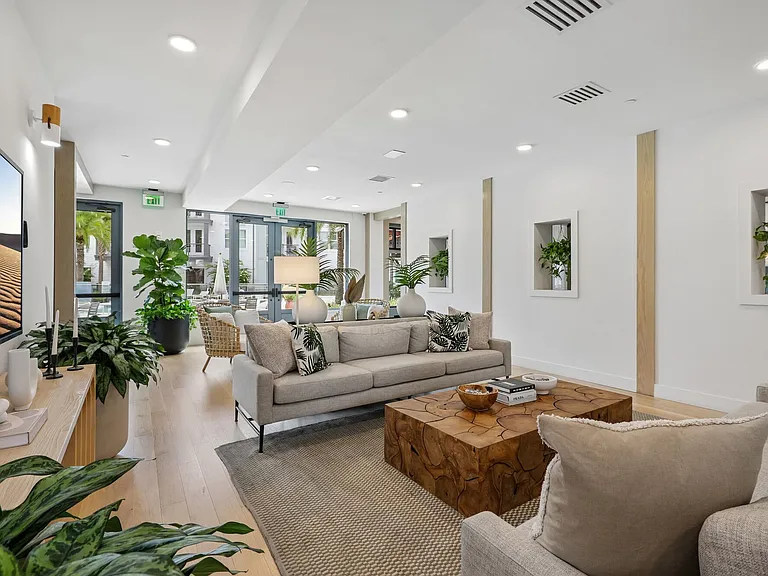 NOVEL Parkway by Crescent Communities — Photo 42