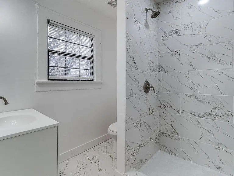 912 S Armstrong Street 731 W — Photo 11
