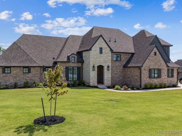 8604 E 107th St N, Owasso, OK 74055