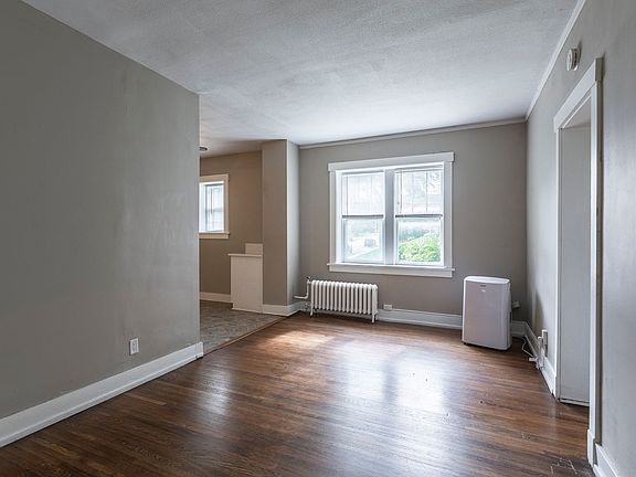 4th image of 606 S 32nd Ave #12
