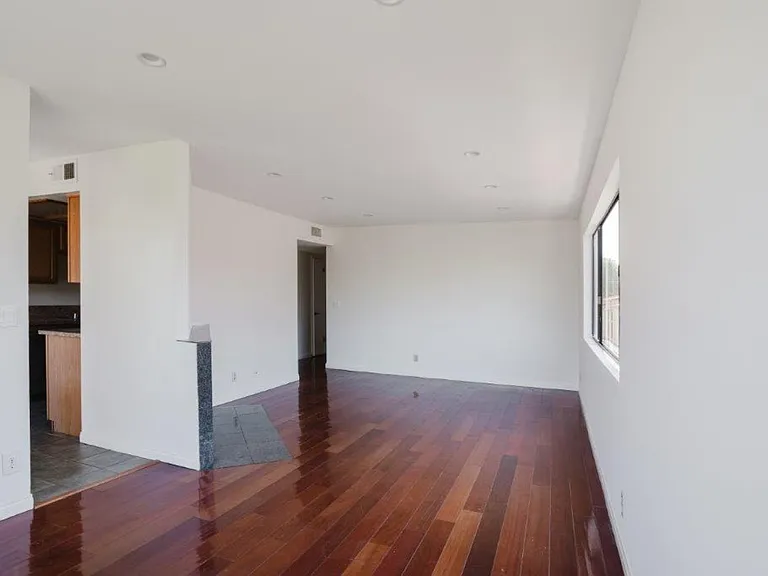 1134 Campbell St #307 — Photo 14