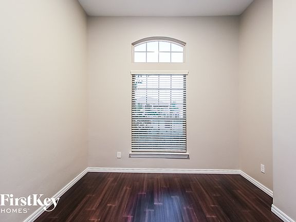 5th image of 3613 Molly Dr