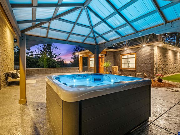 3rd image of 4005 Cloudview Dr S