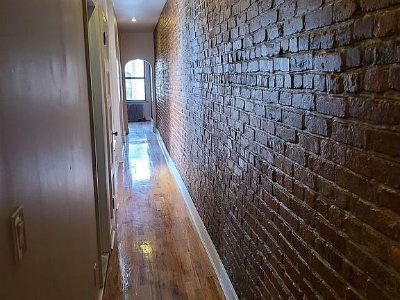 3rd image of 1357 Pacific St APT 4