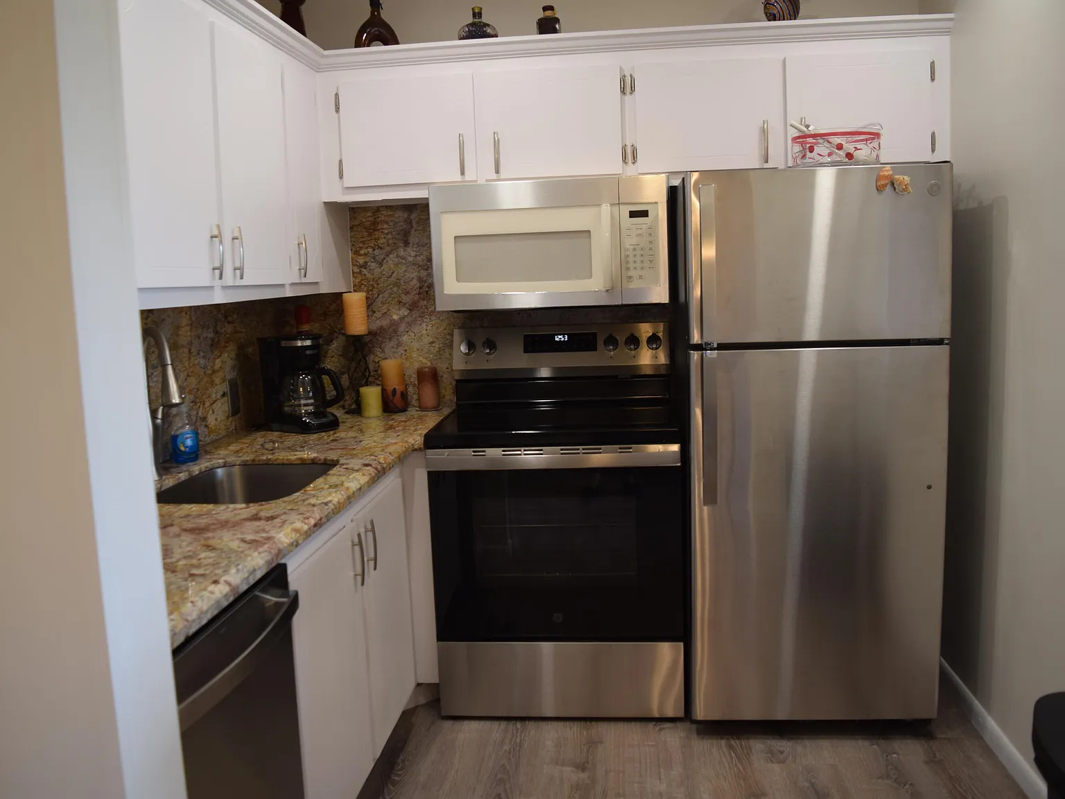 1 bed, 1.5 bath, 720 sqft, $1,600 — Photo 4