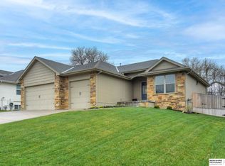 19012 Corby St, Elkhorn, NE 68022