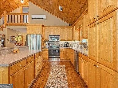 5th image of 599 Meadow Brook Ln