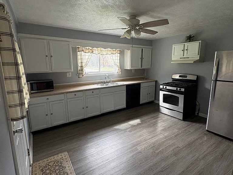 5917 Mount Clare Rd — Photo 3