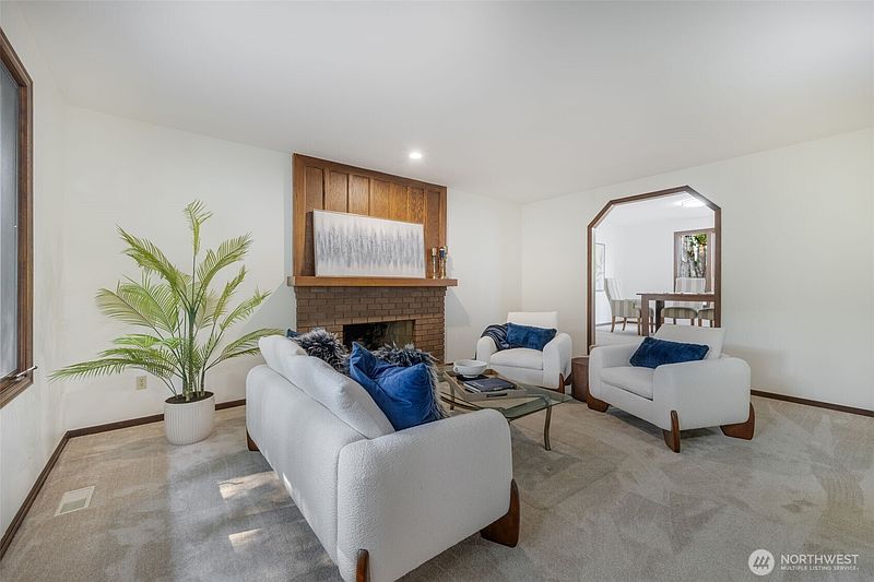 4th image of 15155 NE 6th Street