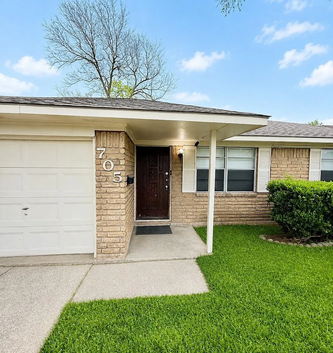 3 bed, 2.0 bath, 1275 sqft, $1,650 — Photo 2
