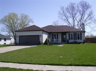 4127 Berkeley Dr, Sheffield Village, OH 44054