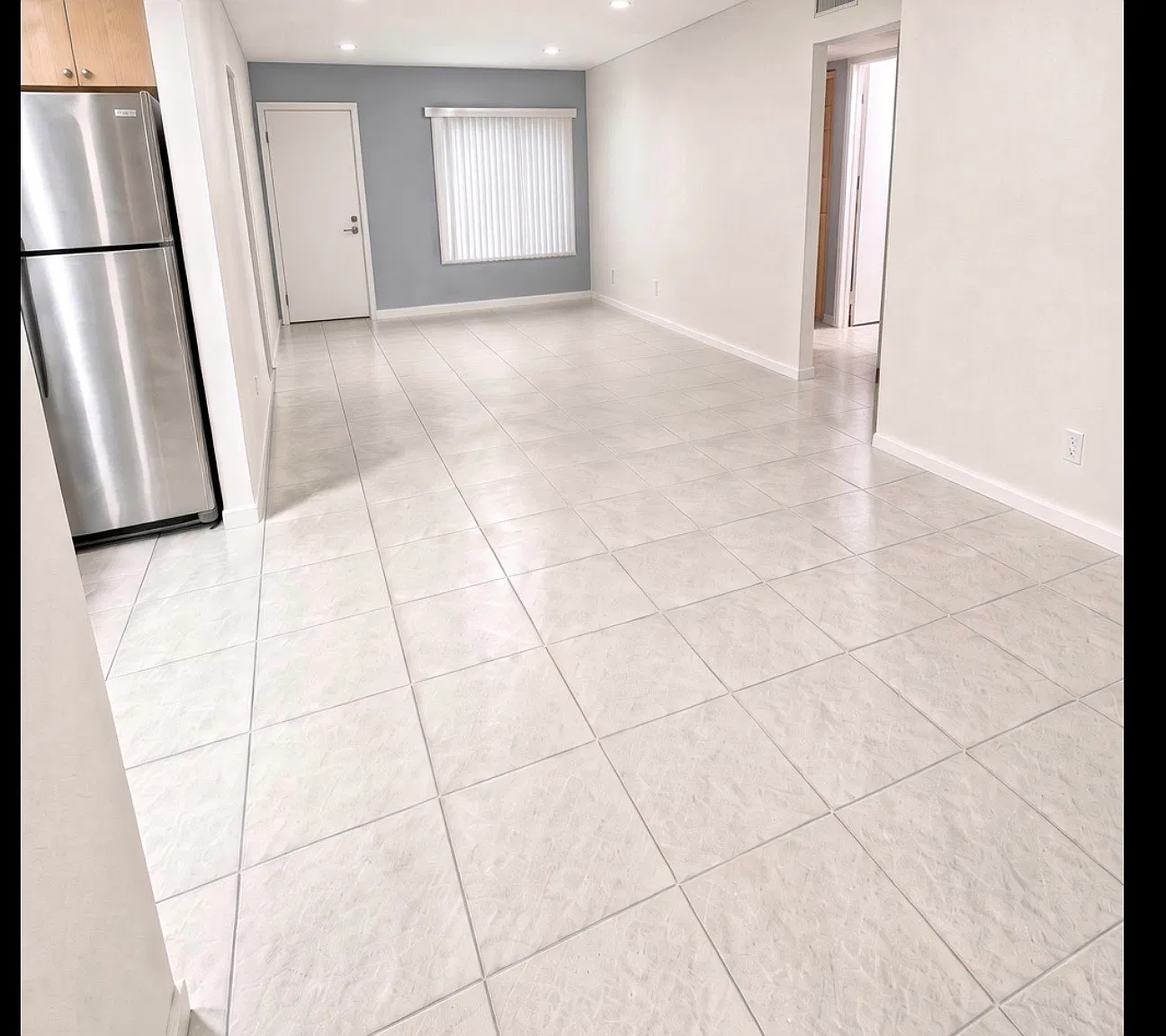 3 bed, 952 sqft, $2,300 — Photo 4