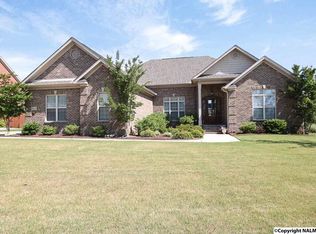 6604 Hampton Bend Cir SE, Owens Cross Roads, AL 35763