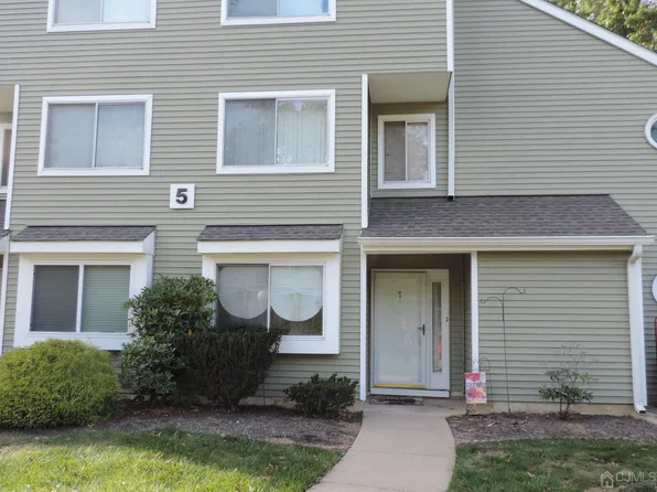 1 Foxtail Ln, Monmouth Junction, NJ 08852