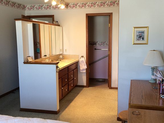 2nd image of 25 Sherman Ave
