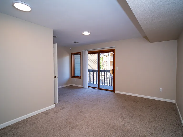 2829 Springdale Ln — Photo 17