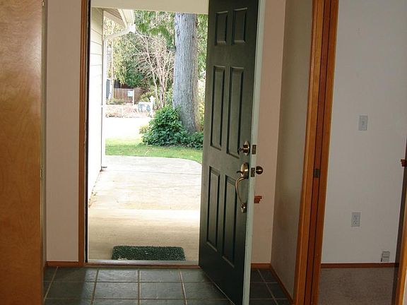 3rd image of 31 Warbler Ln