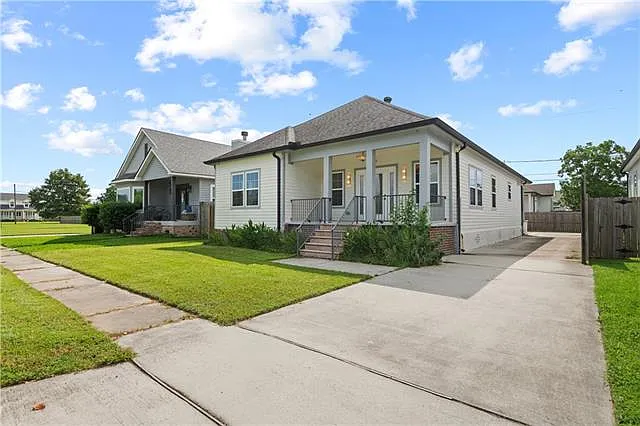 3 bed, 4.0 bath, 1956 sqft, $2,700 — Photo 2