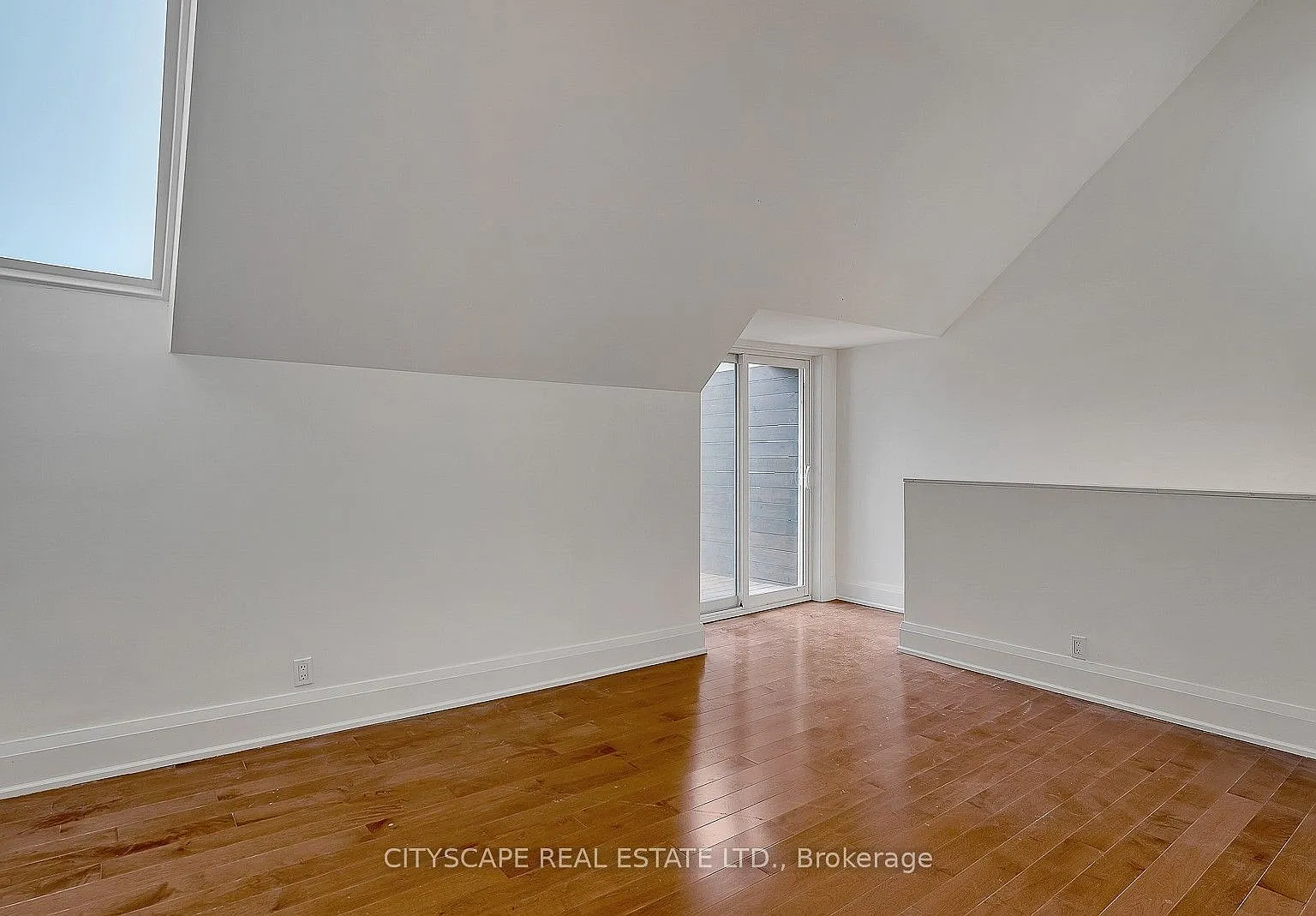3 bed, $5,499 — Photo 4