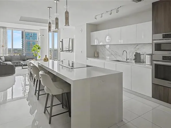 851 NE 1st Ave, Miami, FL