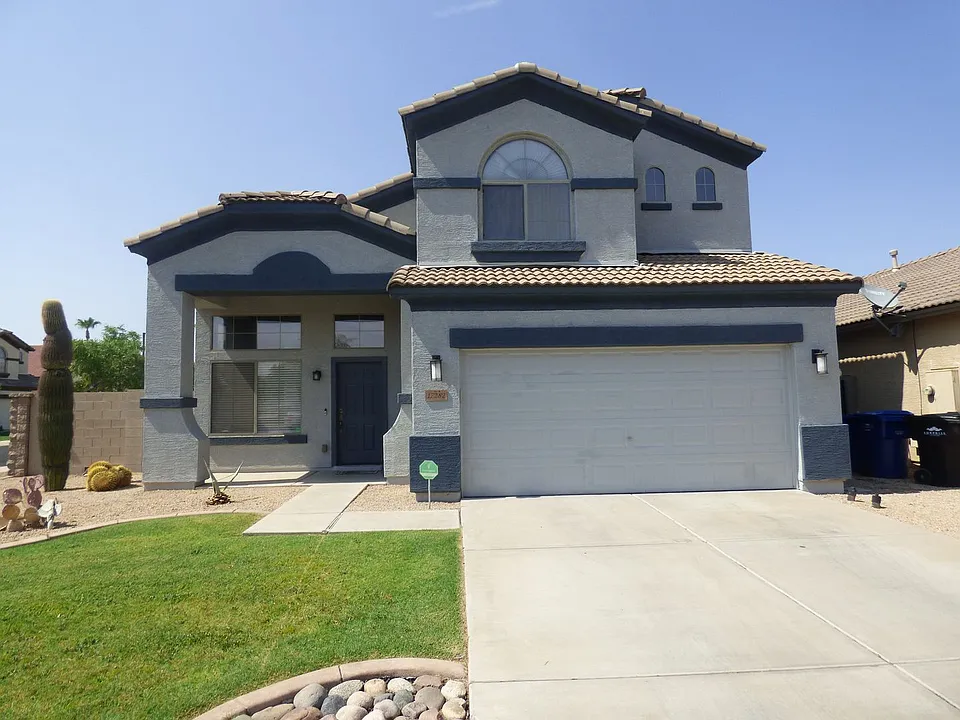 17282 W Elm St