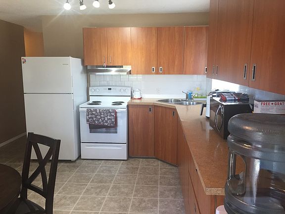 2nd image of 5204 47th St