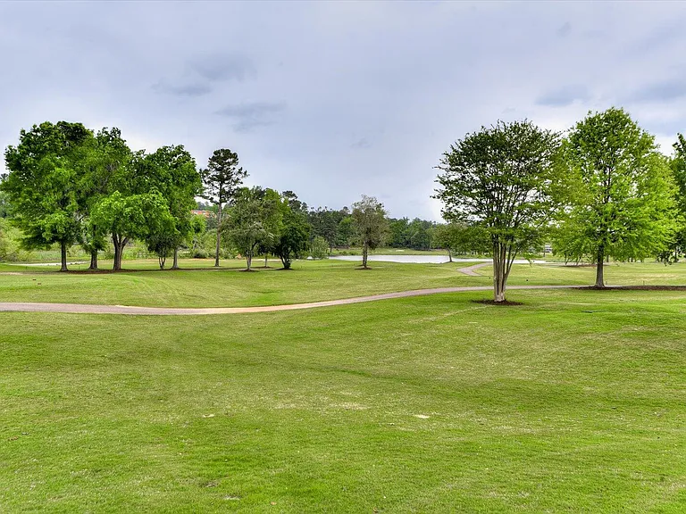 351 Landing Dr — Photo 27
