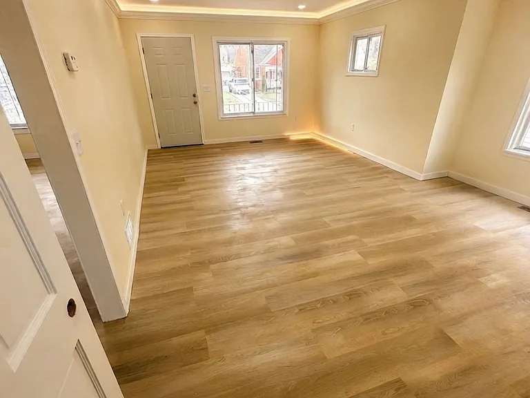 5444 Ternes St — Photo 11