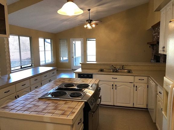 4th image of 2832 Chumleigh Cir