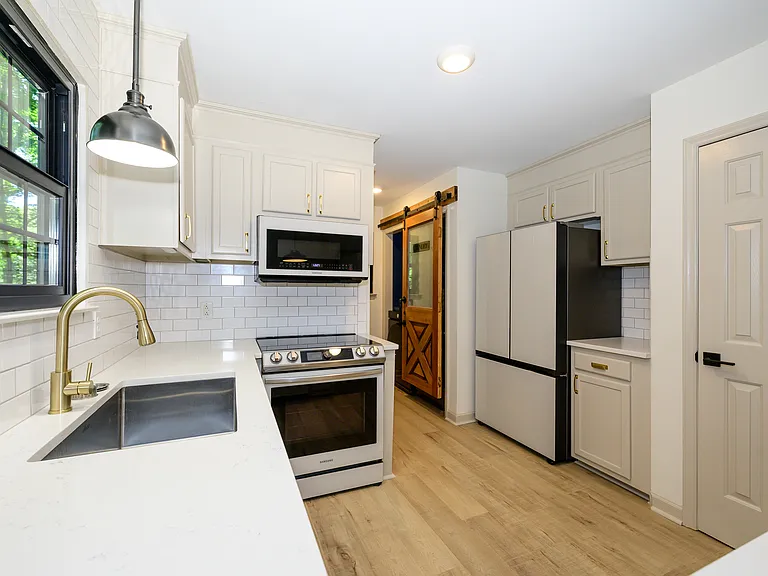 7802 Pinetuck Ln — Photo 11