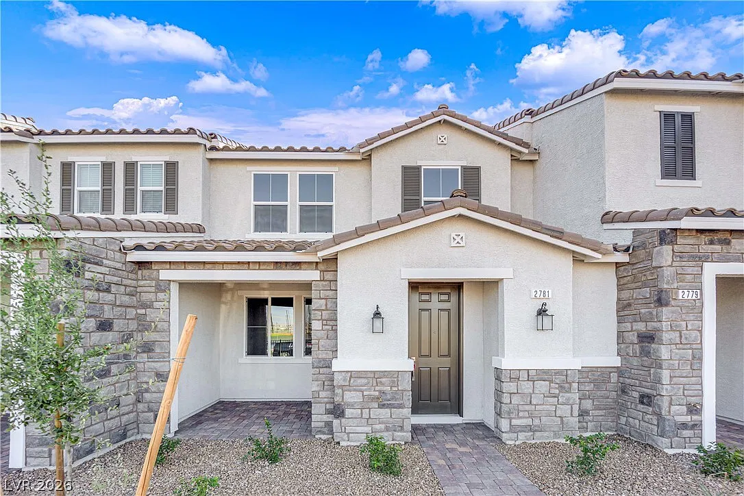 3 bed, 2.5 bath, 1544 sqft, $2,350 — Photo 2