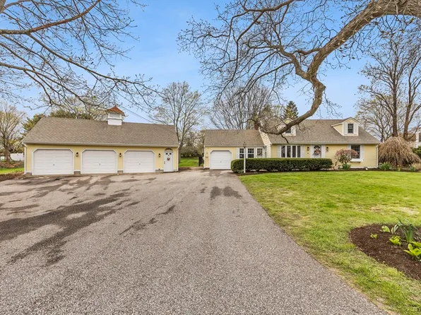 239 Pleasant St, Seekonk, MA 02771