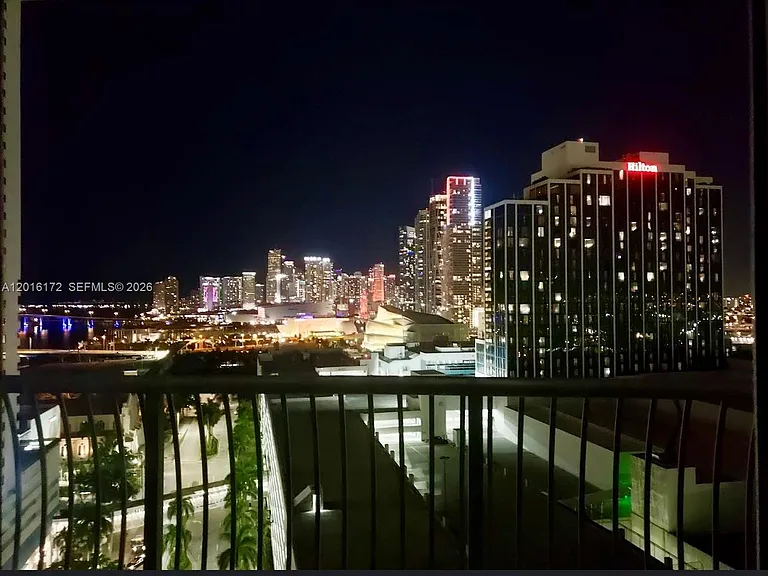 1750 N Bayshore Dr #1218 — Photo 10