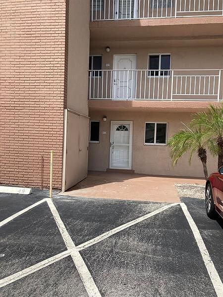 1st image of 2615 NE 1st Ct APT 102