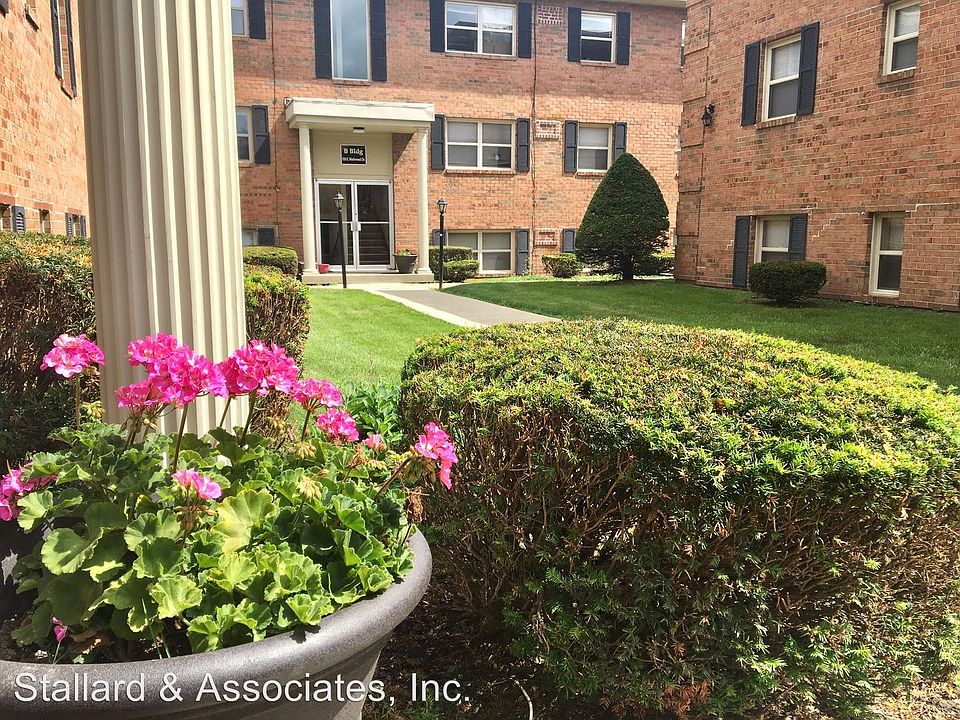 1st image of 920 E Markwood Ave APT B25