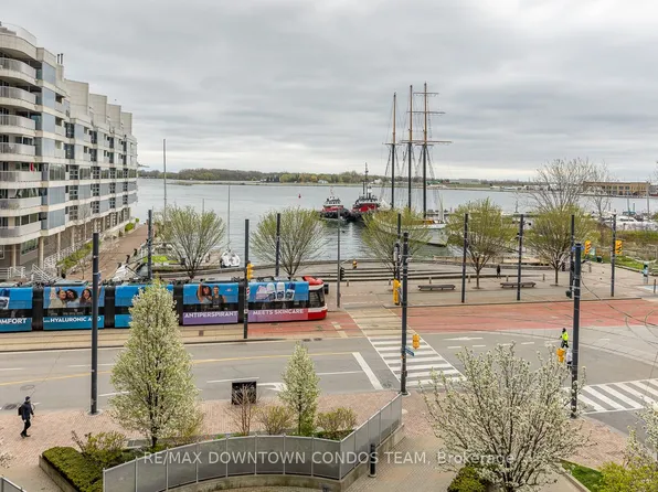 410 Queens Quay W #404, Toronto, ON M5V 3T1