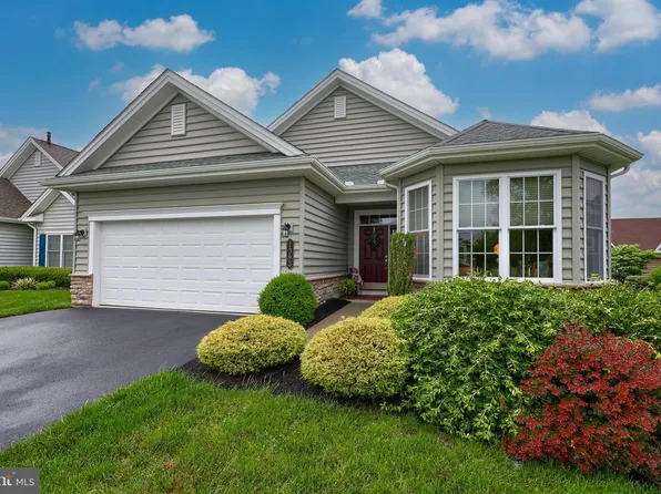 1393 Dickens Ln, Mount Joy, PA 17552