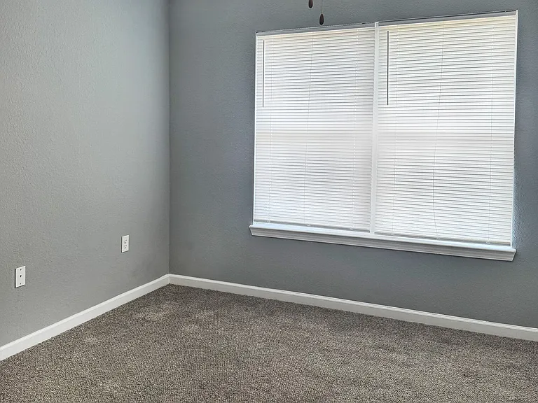Willow Creek Townhomes — Photo 10