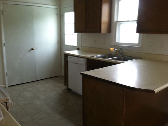 5th image of 1406 Hamlet Pl