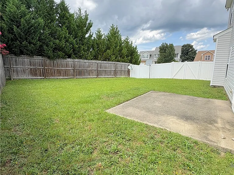 260 Trenton Pl — Photo 23