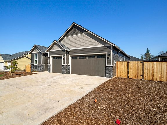 3rd image of 39 Woodlands Dr #560