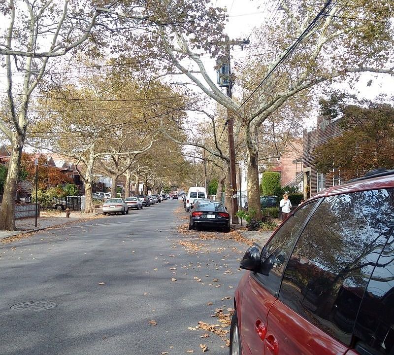 2nd image of 957 E 55th St #2