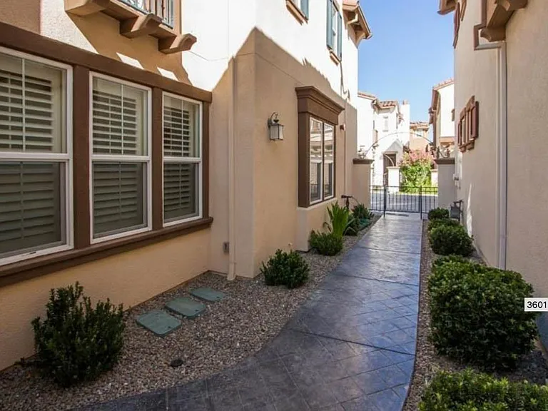 3601 Rocking Horse Ct — Photo 16