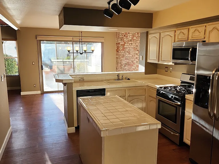 2657 Seashore Dr #1 — Photo 17