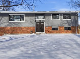 134 Lunt Ave, Schaumburg, IL 60193