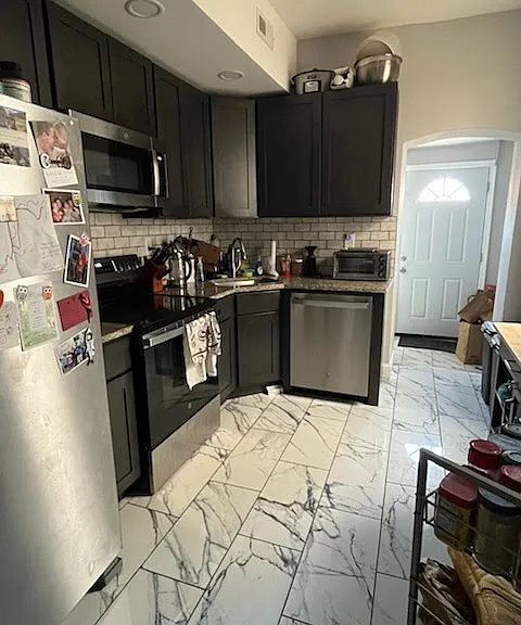 431 W 24th St — Photo 6