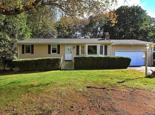 21 Colonial Dr, Prospect, CT 06712